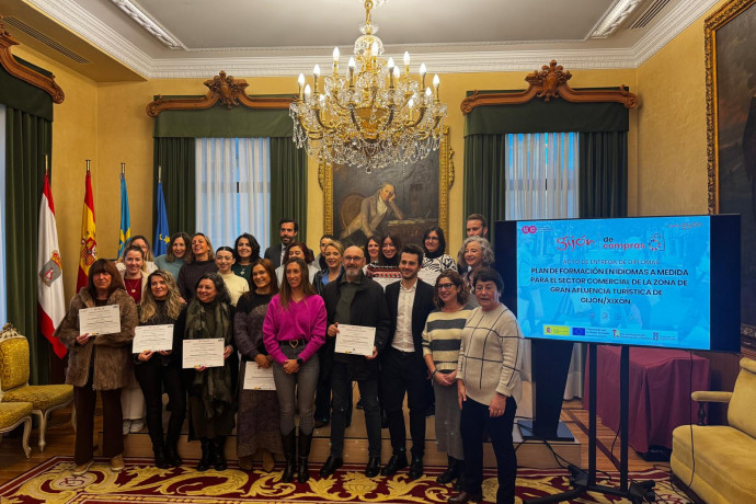 El comercio gijonés recibe formación en idiomas para mejorar la atención al turista extranjero