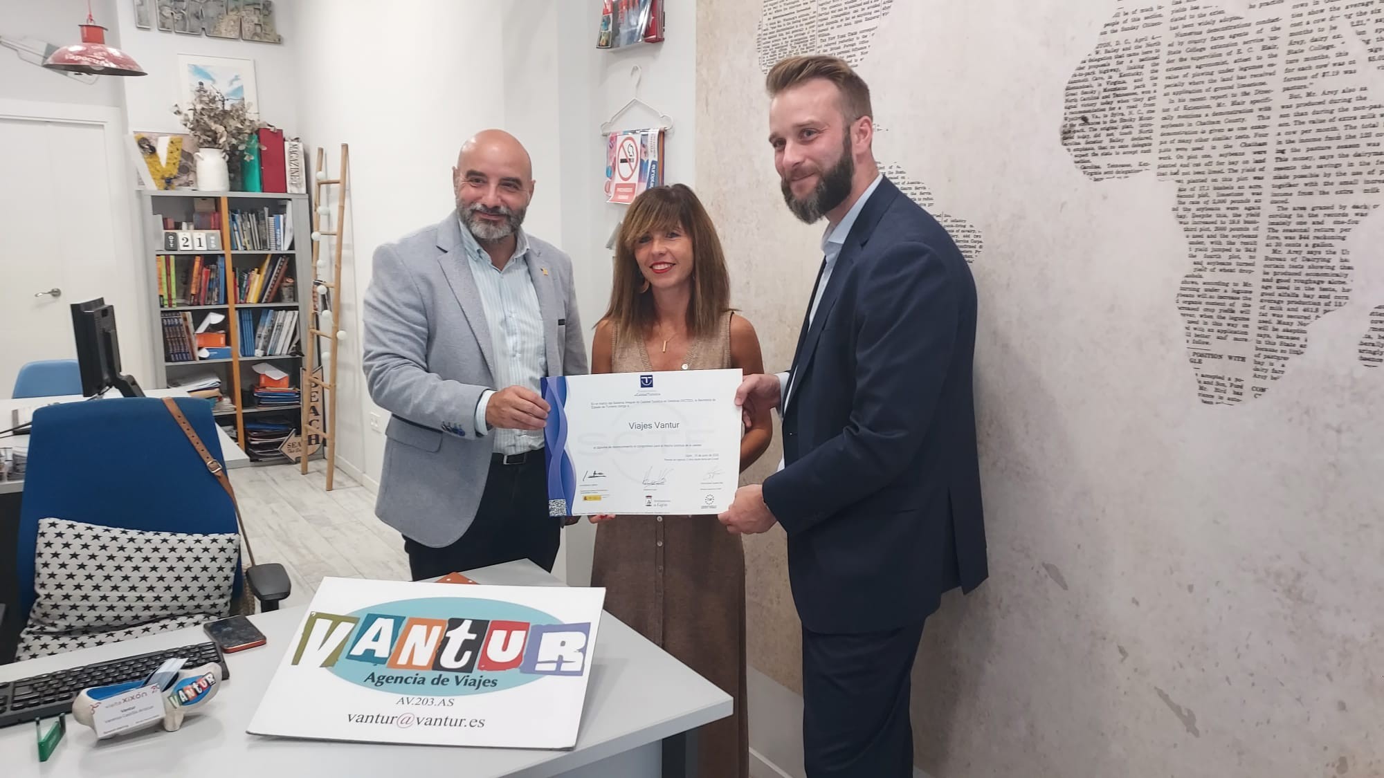 Entra distintivo SICTED a Vantur en Visita Gijón Profesional